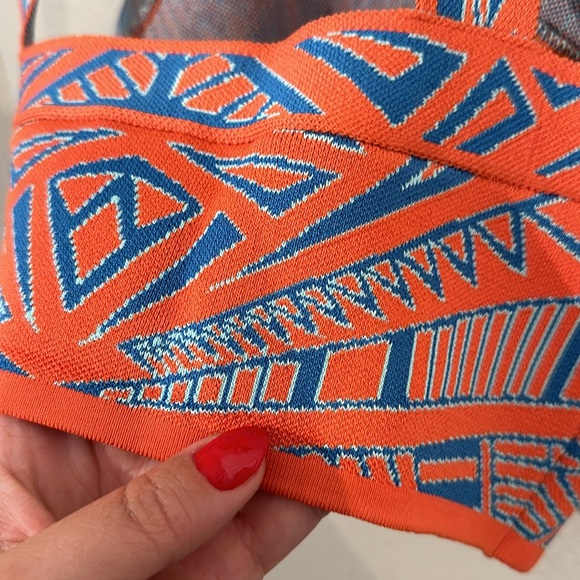 BCBG CROPPED BODYCON TOP - Picture 4 of 5